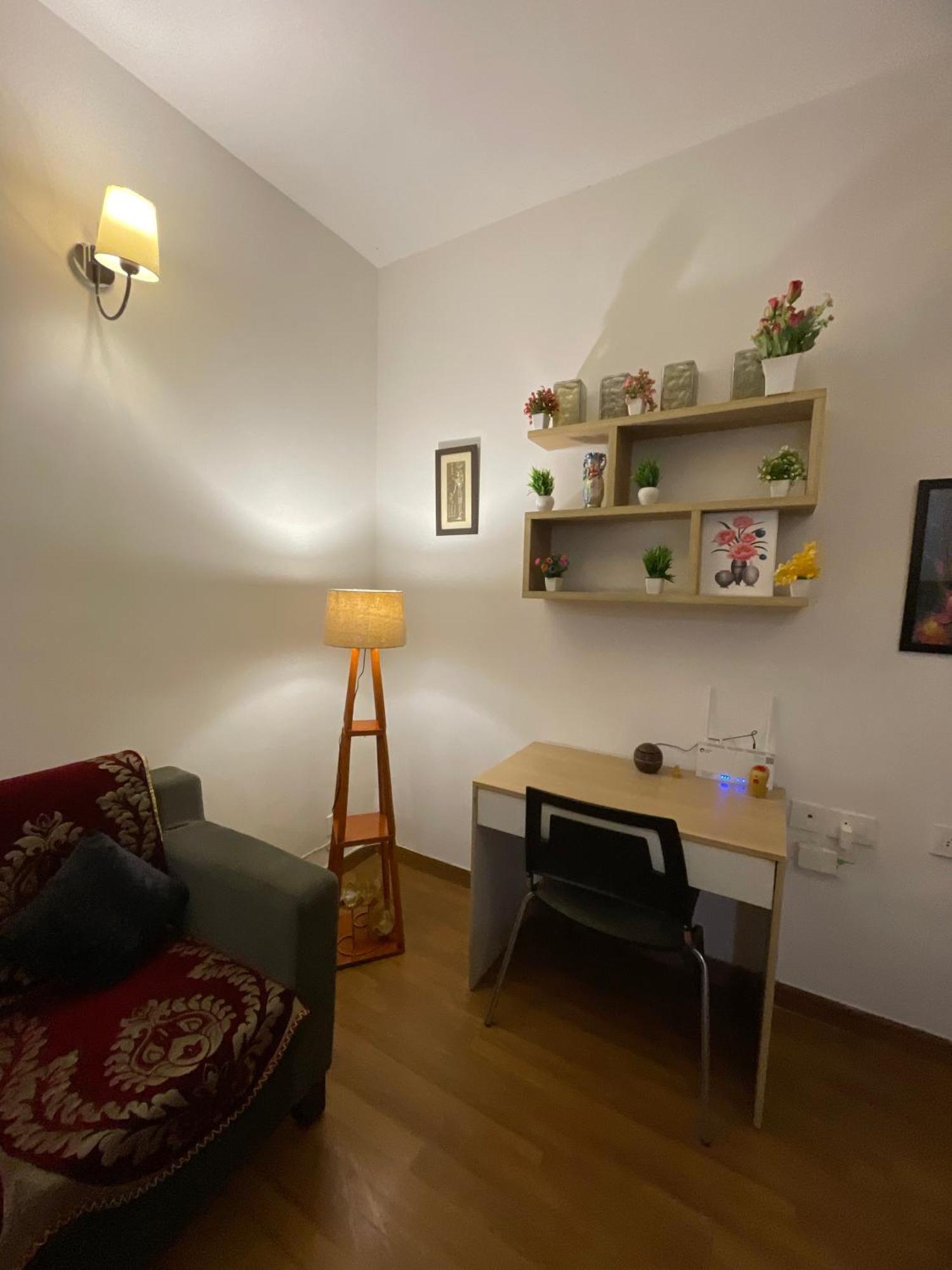 Dream Vibes Studio Apartment Нойда Экстерьер фото
